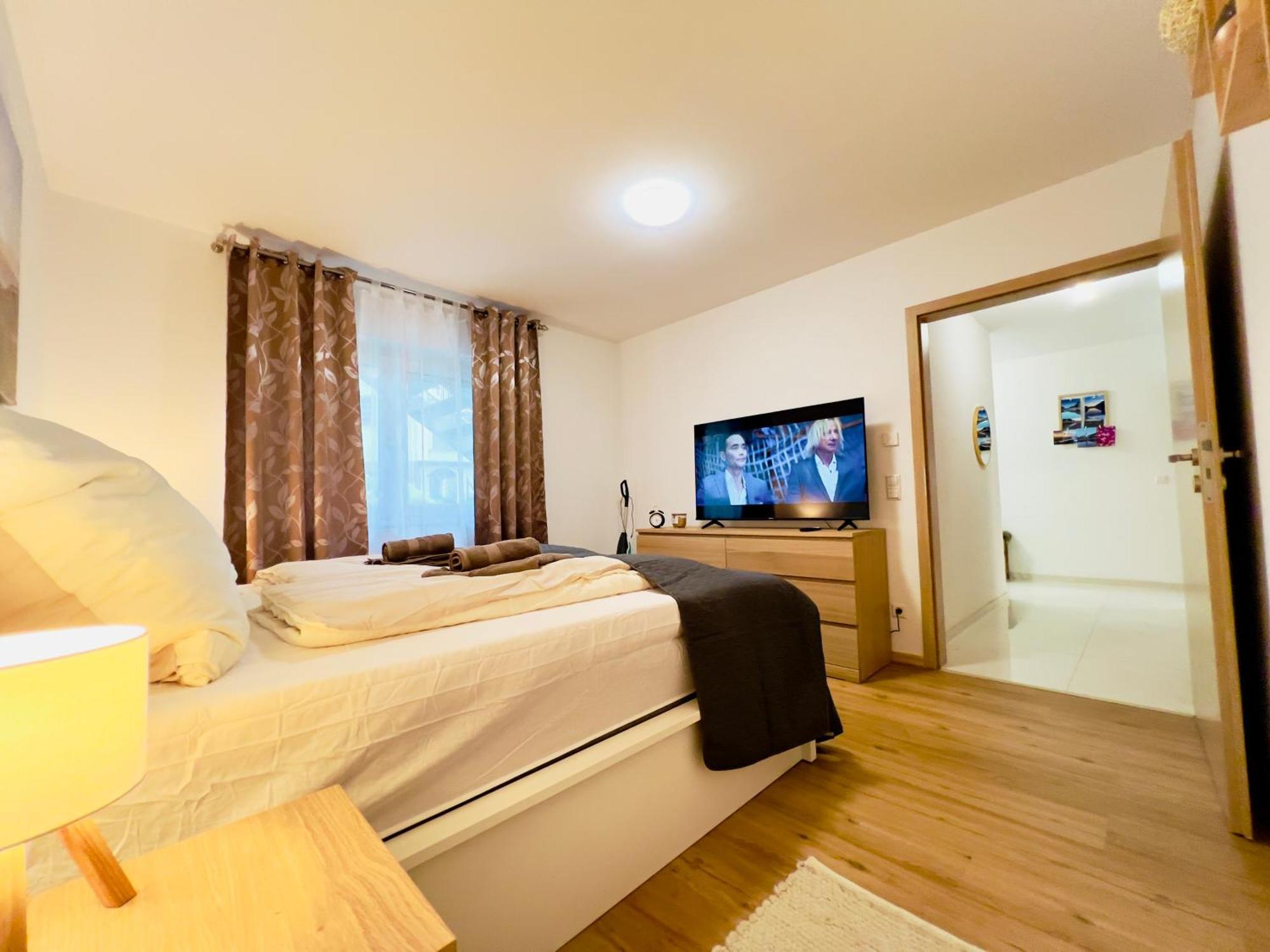 Modern Und Lichtdurchflutet - Ferienwohnung Mit Terrasse Fachbach Kültér fotó